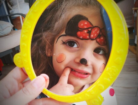 מאפרת ומסרקת מקצועית+ציורי פנים מיוחדים למסיבות ופורים